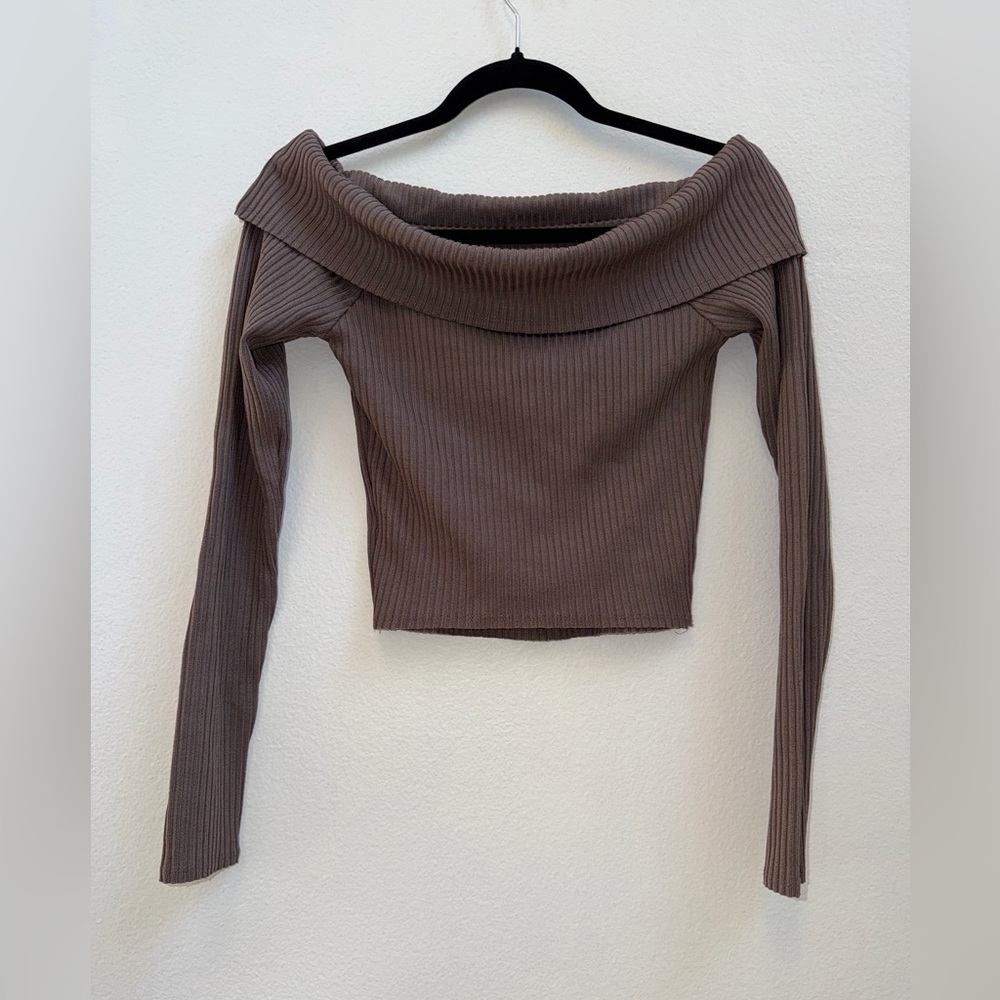 Ribbed Off-Shoulder Long Sleeve Top | NWT | Size S - Picture 2 of 8